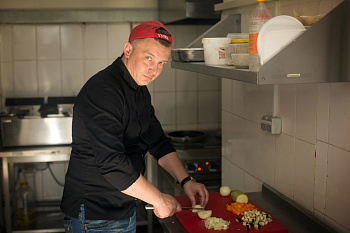 Повар холодного цеха 